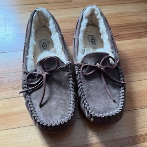 Ugg dakota moccasins